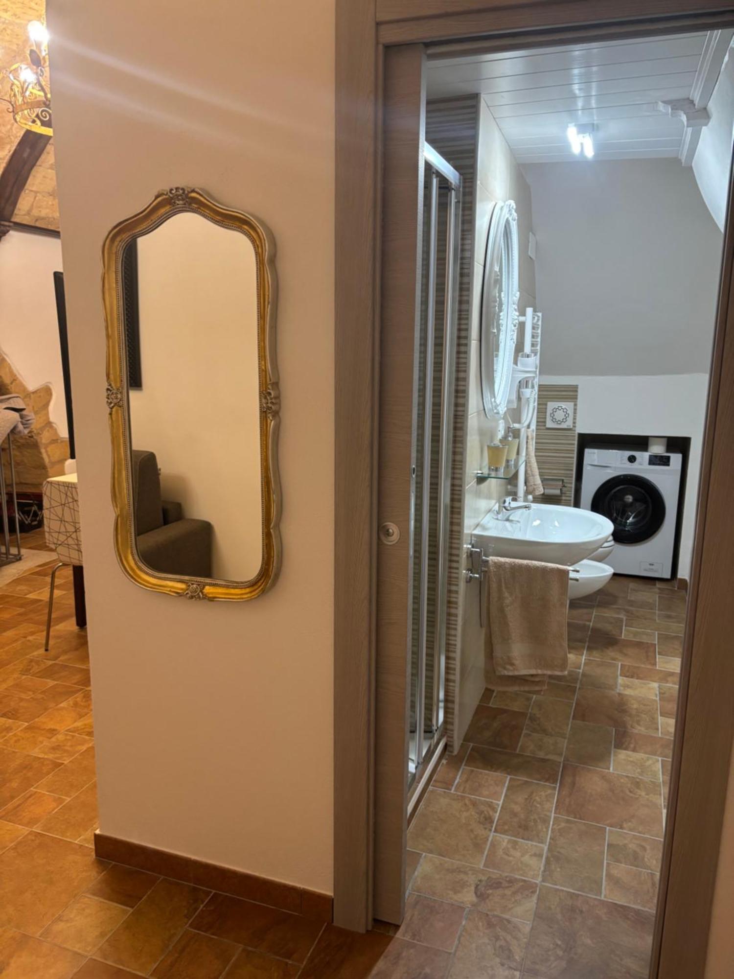 A Casa Di Laura Apartment ซานโจวานนี โรตอนโด ภายนอก รูปภาพ
