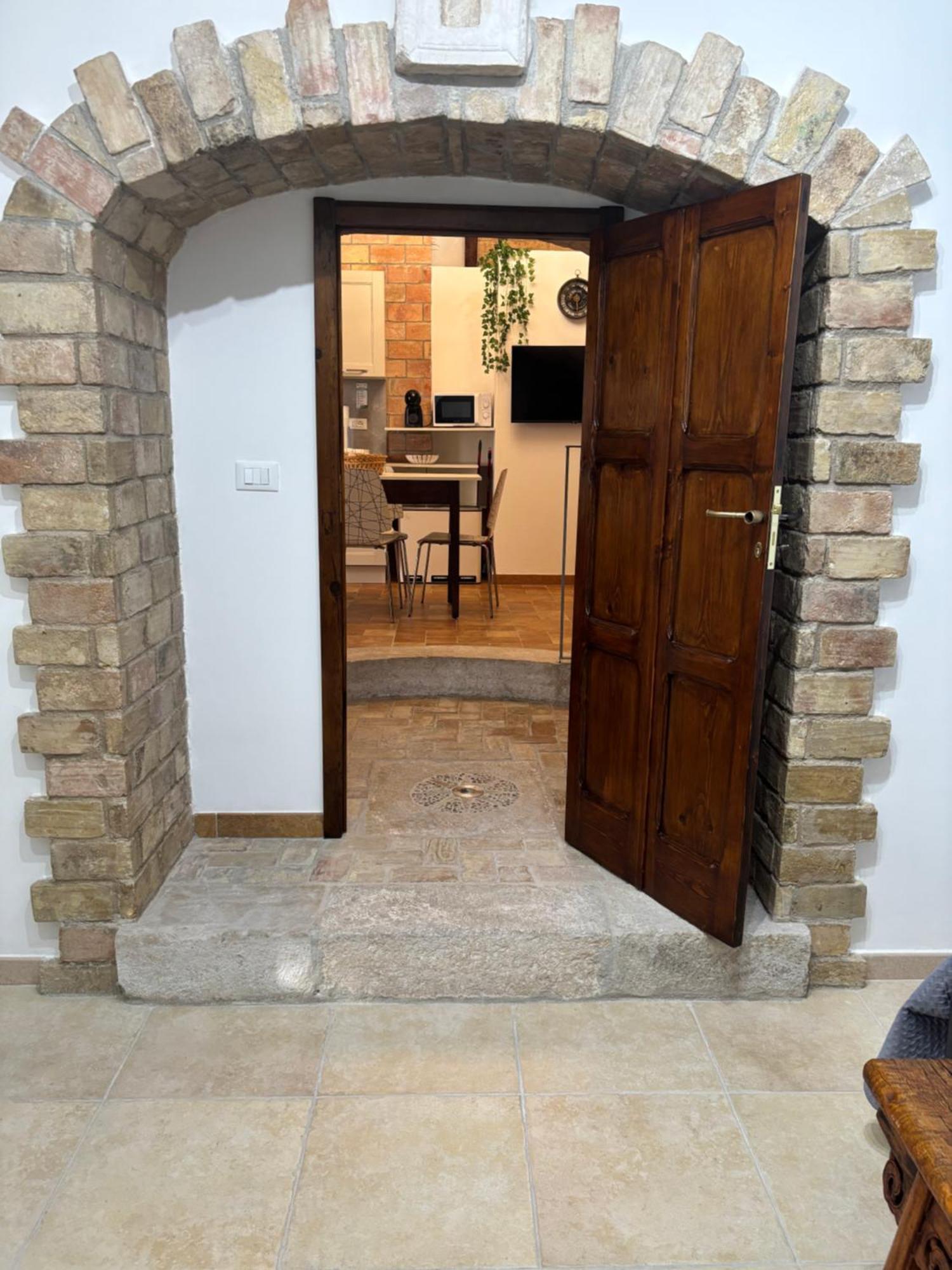A Casa Di Laura Apartment ซานโจวานนี โรตอนโด ภายนอก รูปภาพ